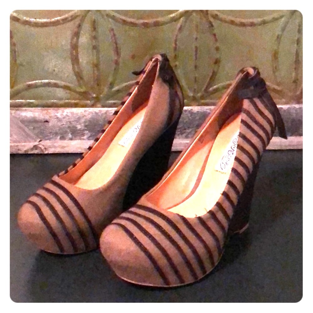 Naughty Monkey Wedges. NWOT